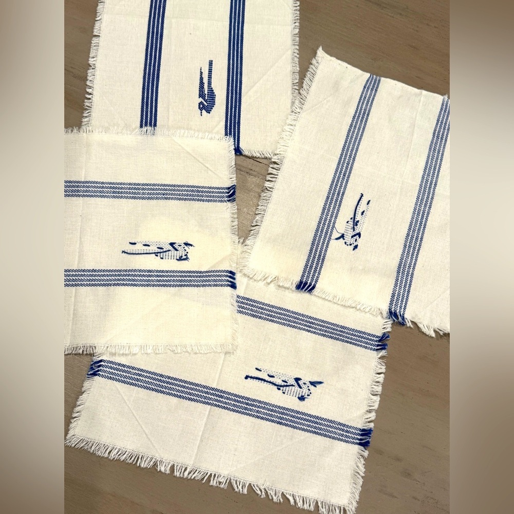 Vintage Hand-Embroidered Cotton Napkins – Set of 4 – Blue Bird Motif - Picture 4 of 7